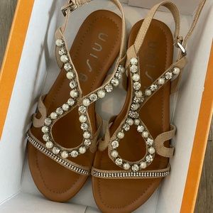 Unisa dressy flats